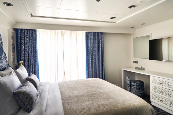 Marella Cruises Marella Voyager Voyager Suite ©Tom Fallon 9.jpg